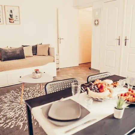 Apartment Magnifique Studio Centre Ville - Spacieux Climatisation Calme Rare Pas De Parking Prive Stationnement Gratuit Dans La Rue